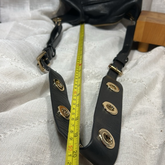 Michael Michael Kors pebbled leather with gold hardware crossbody shoulder bag - Picture 15 of 16